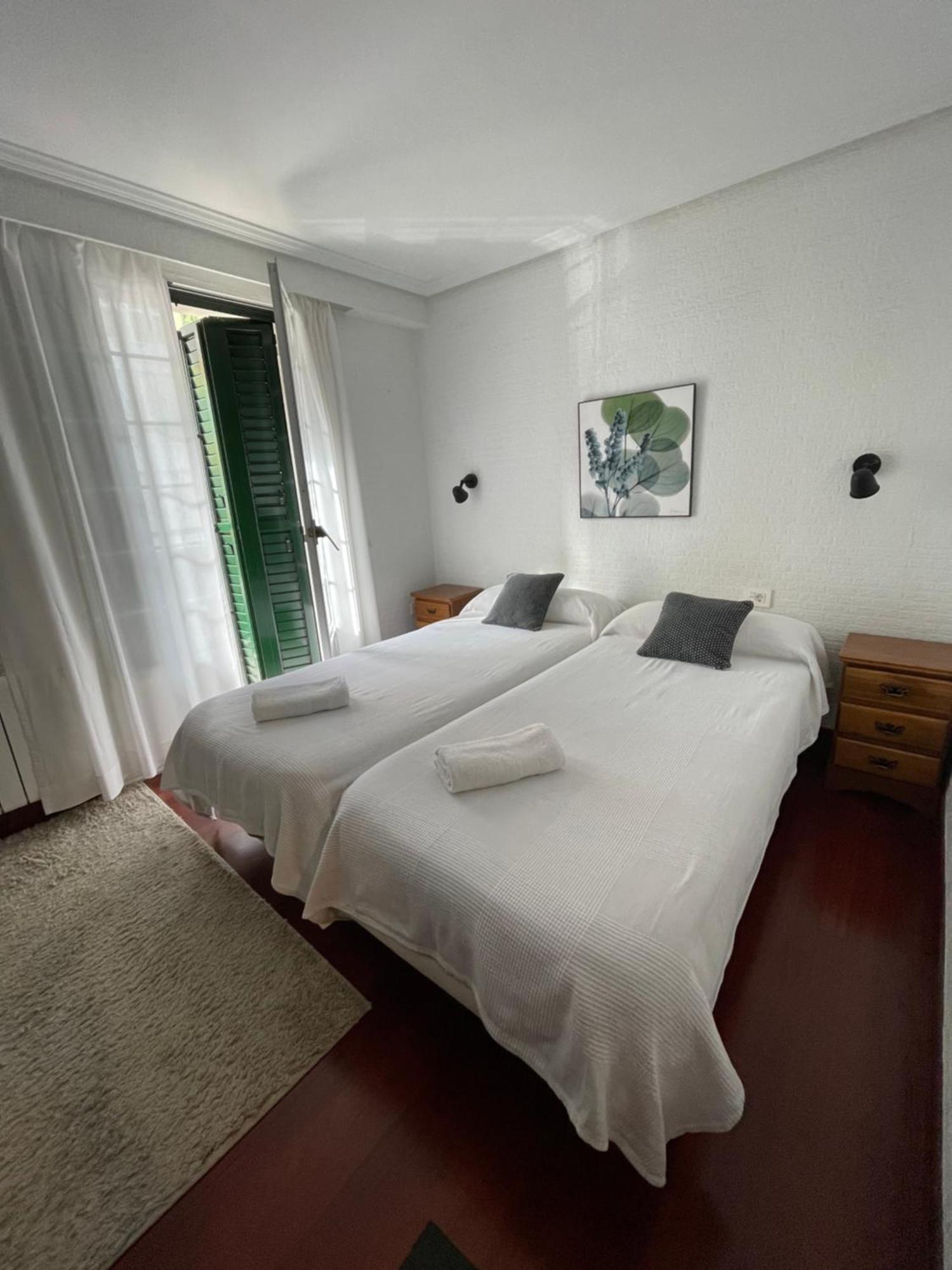 Carmen 7 Apartment เอบาร์ ภายนอก รูปภาพ